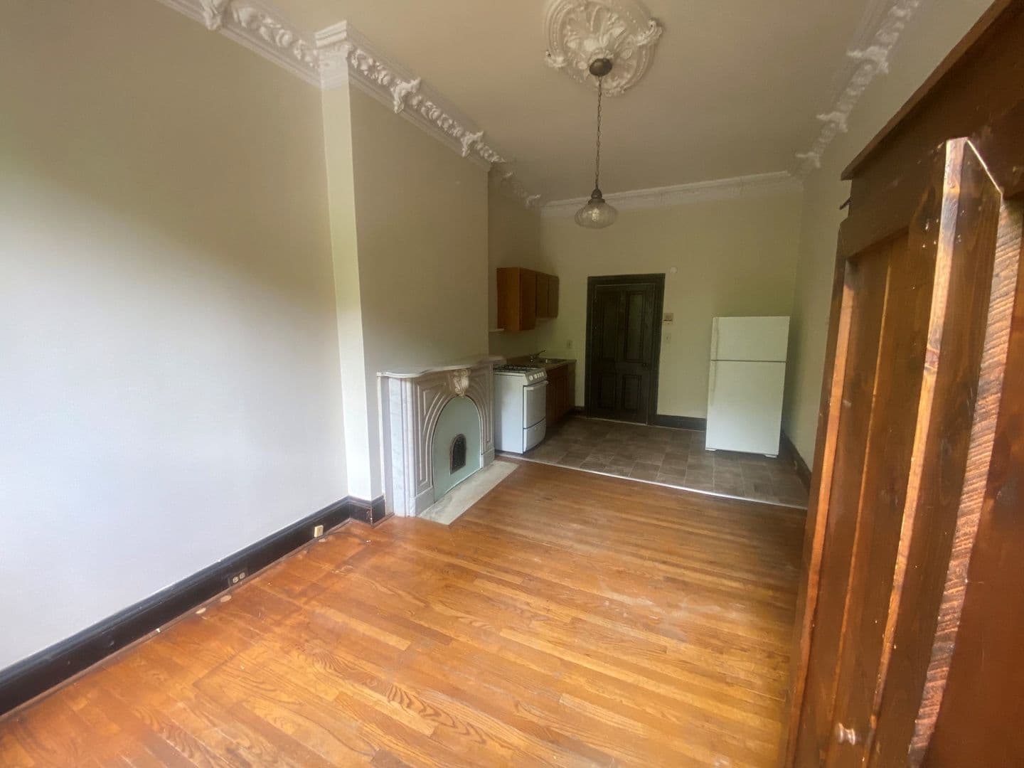 Baltimore Apartment: 1706 Bolton St