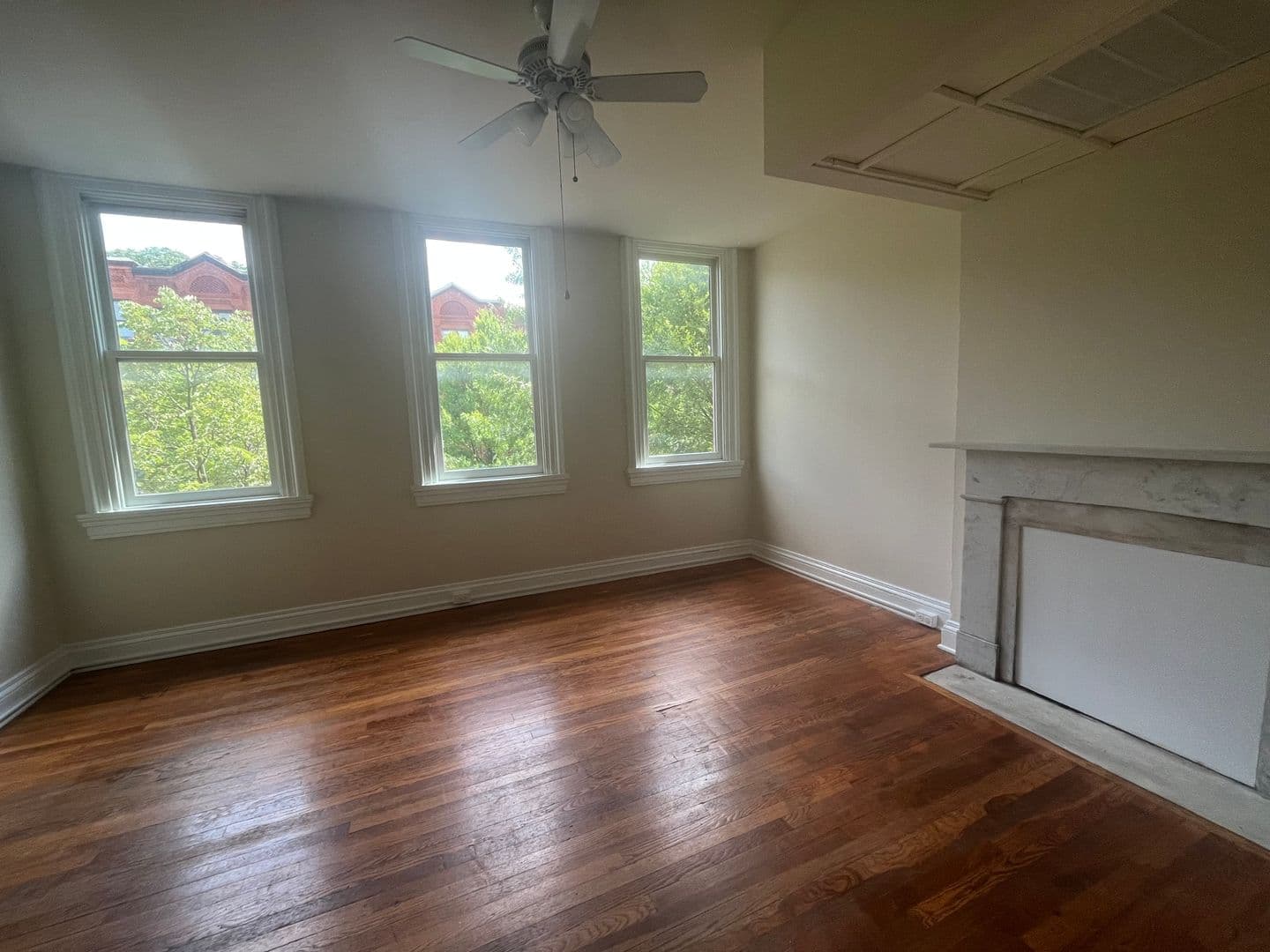 Baltimore Apartment: 1706 Bolton St