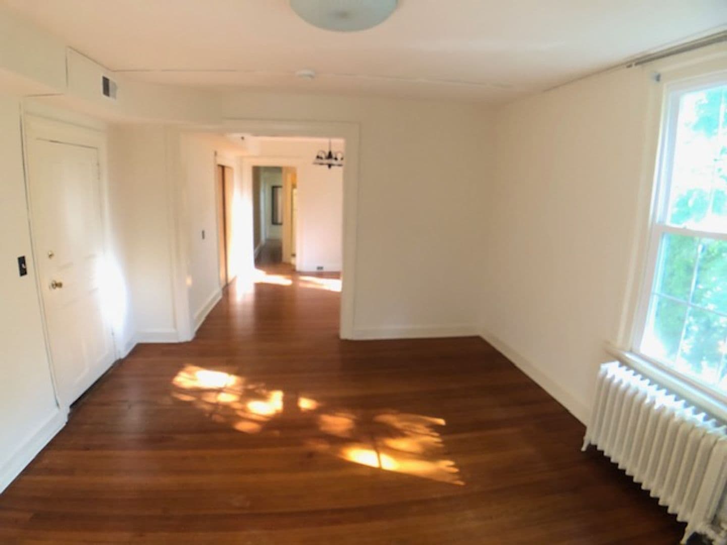 Baltimore Apartment: 1900 Sulgrave Ave