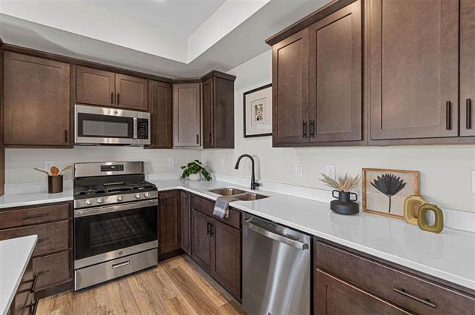 Coralville Townhome: 2896 Eastridge Dr