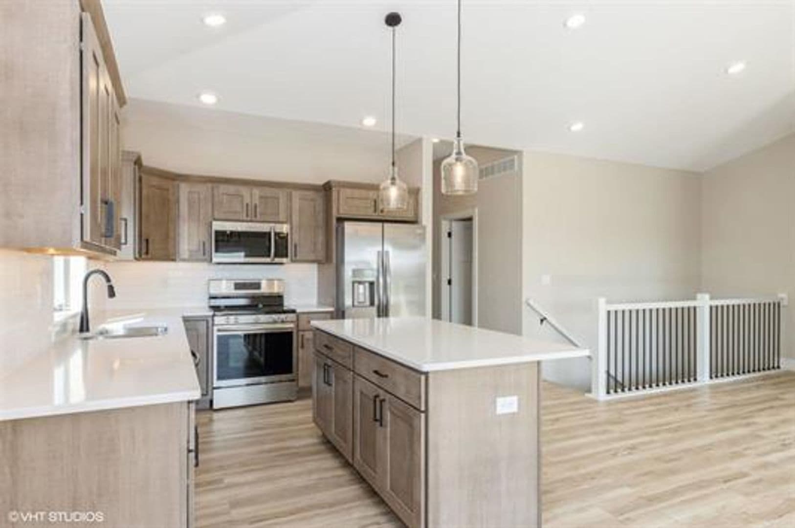 North Liberty Apartment: Madison Ave