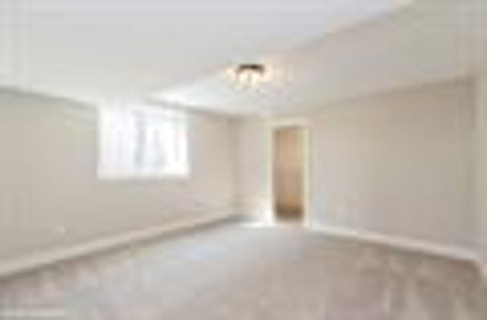 North Liberty Apartment: Madison Ave