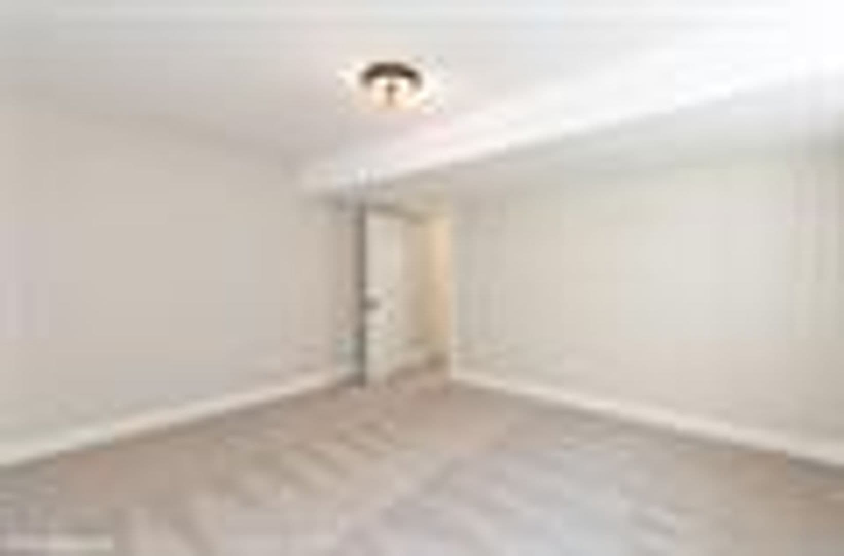 North Liberty Apartment: Madison Ave