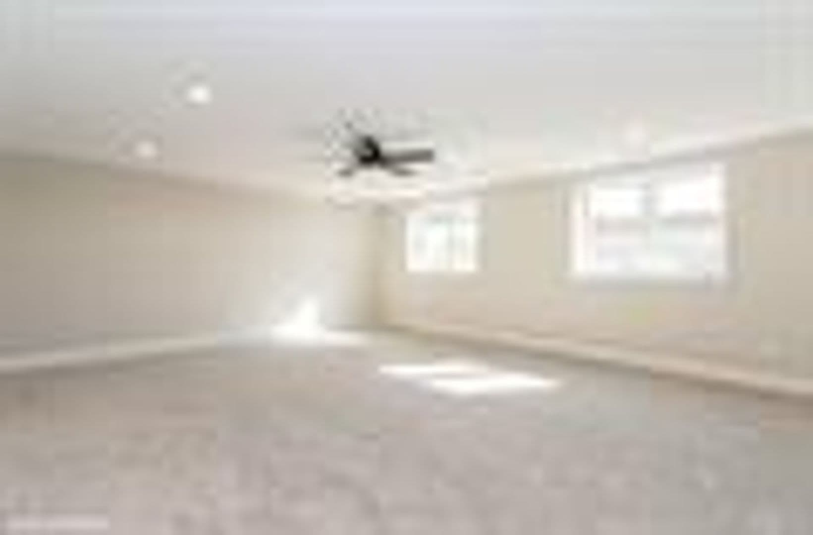 North Liberty Apartment: Madison Ave
