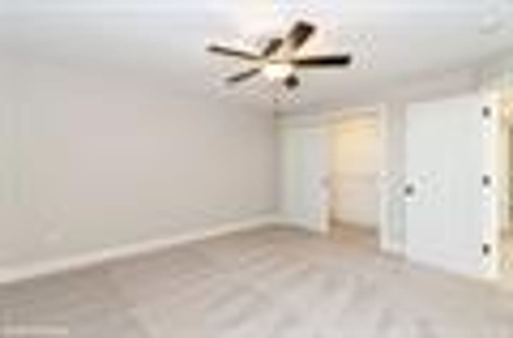 North Liberty Apartment: Madison Ave
