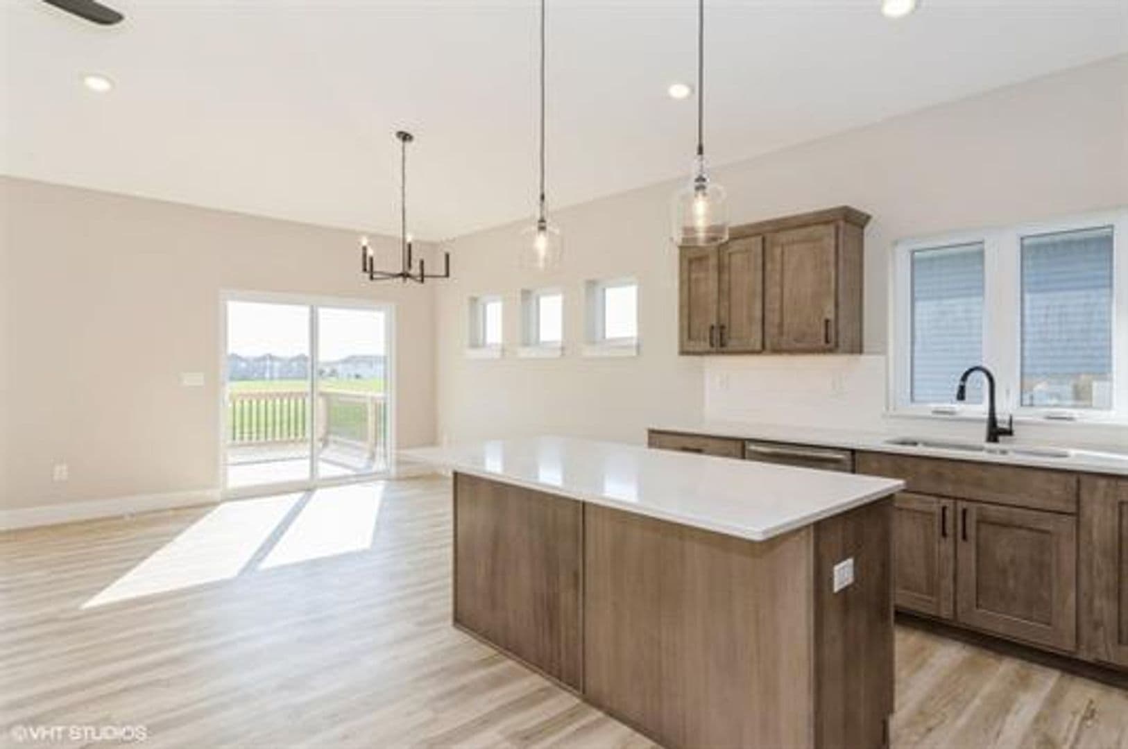 North Liberty Apartment: Madison Ave