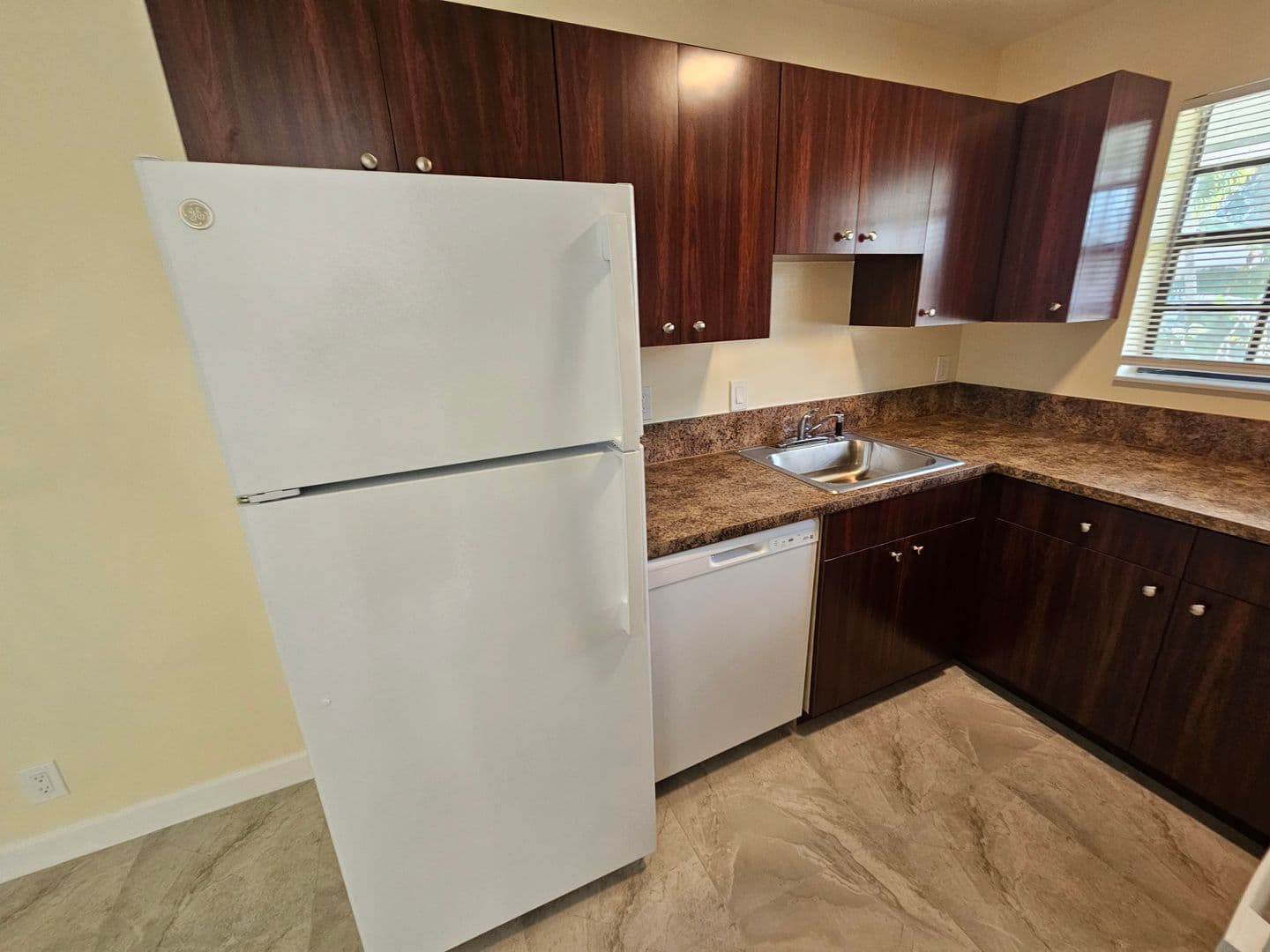Fort Lauderdale Apartment: 925-927 SW 30th St