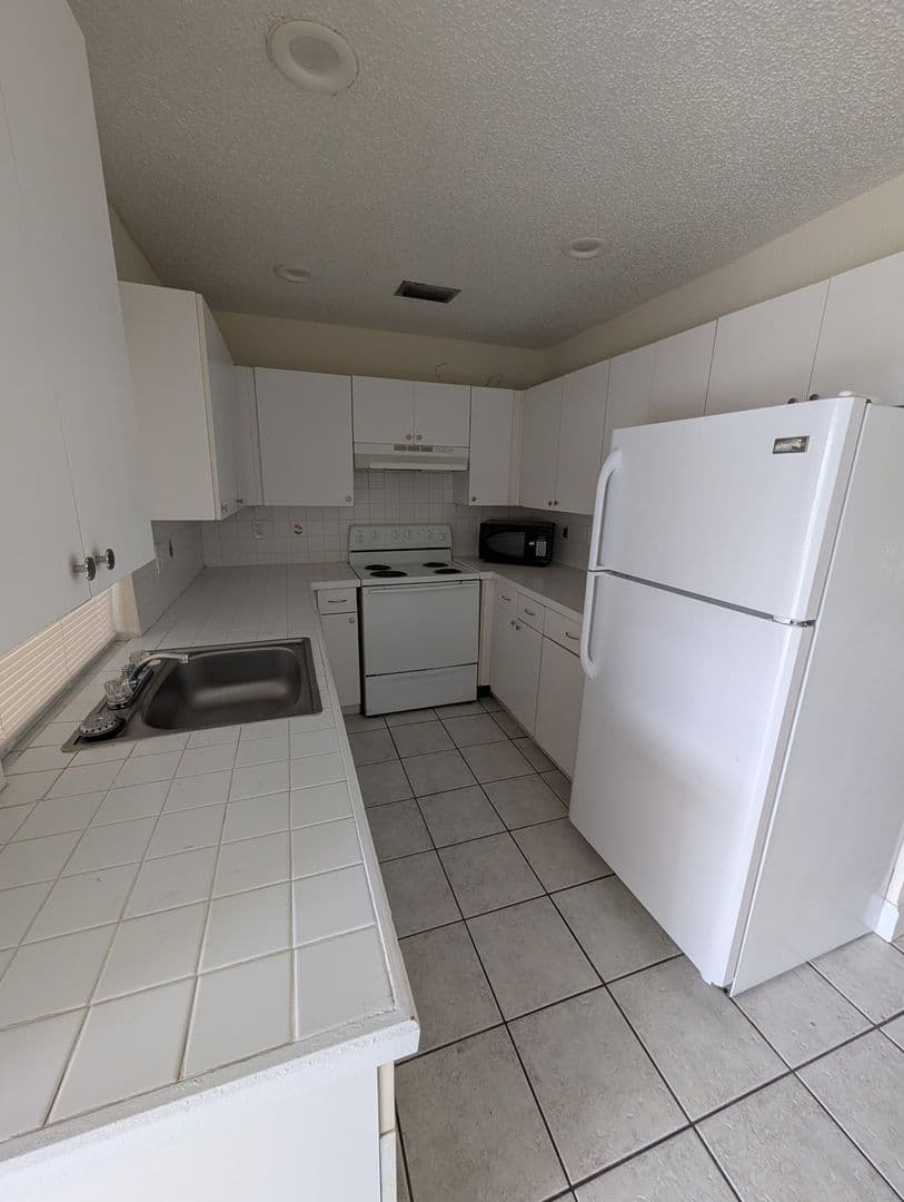 Wellington Apartment: 1382 Birkdale Dr