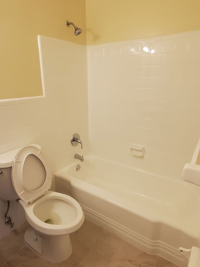 Fort Lauderdale Apartment: 2461-2463 E Commercial Blvd