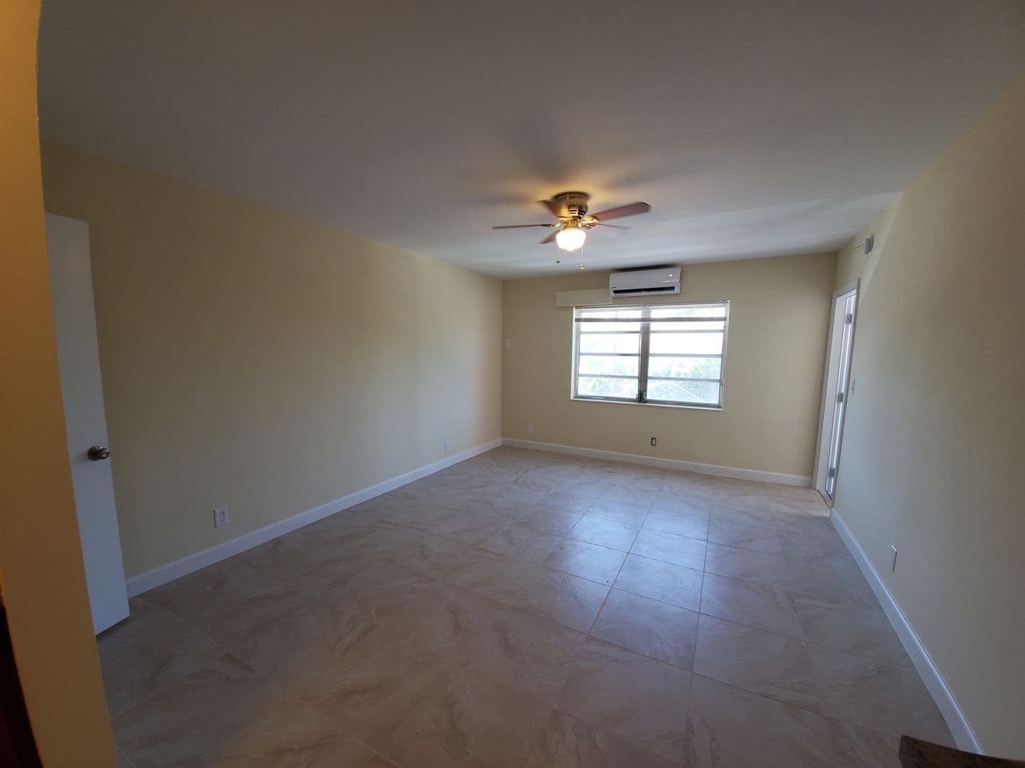 Fort Lauderdale Apartment: 2461-2463 E Commercial Blvd