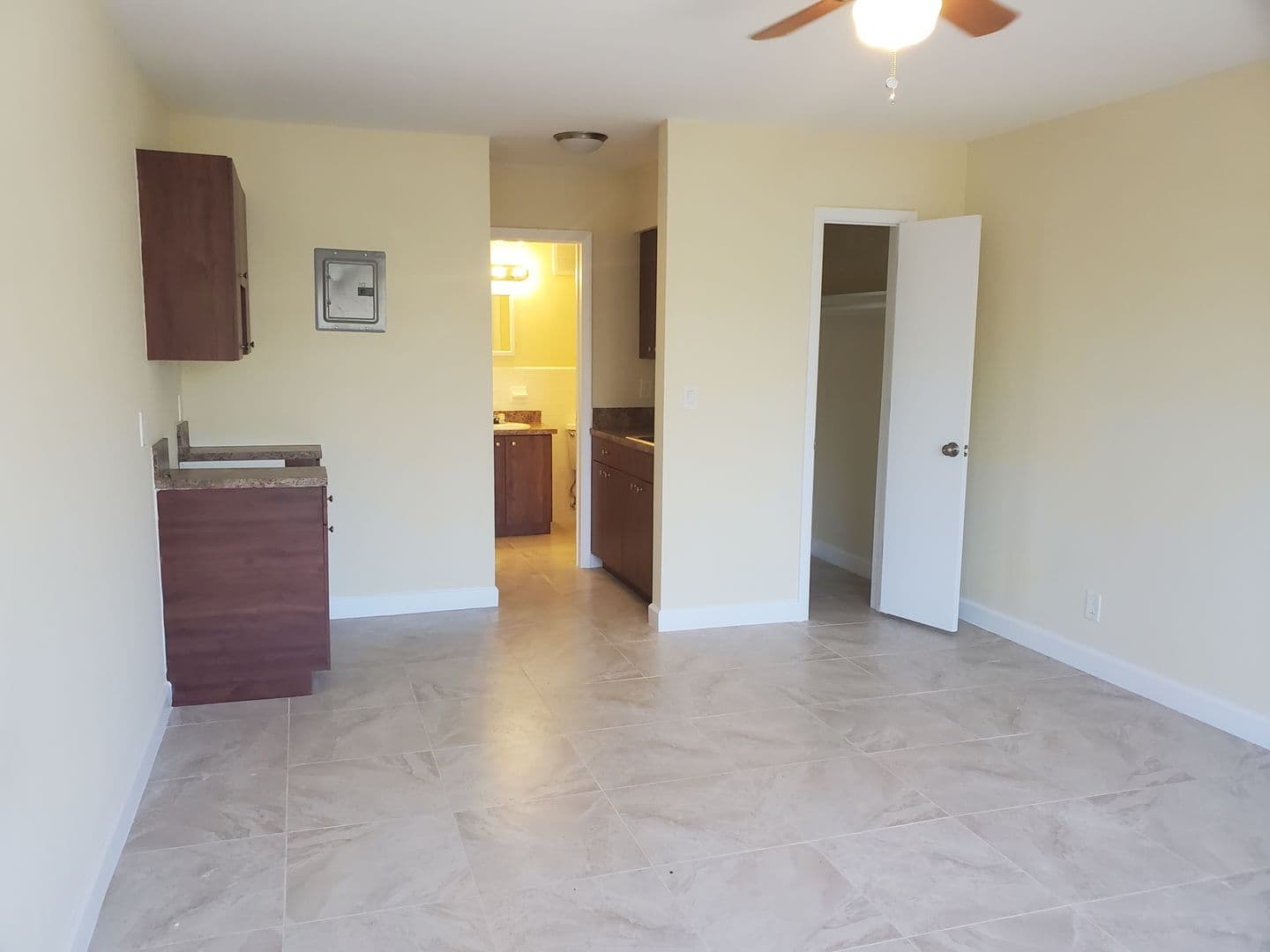 Fort Lauderdale Apartment: 2461-2463 E Commercial Blvd