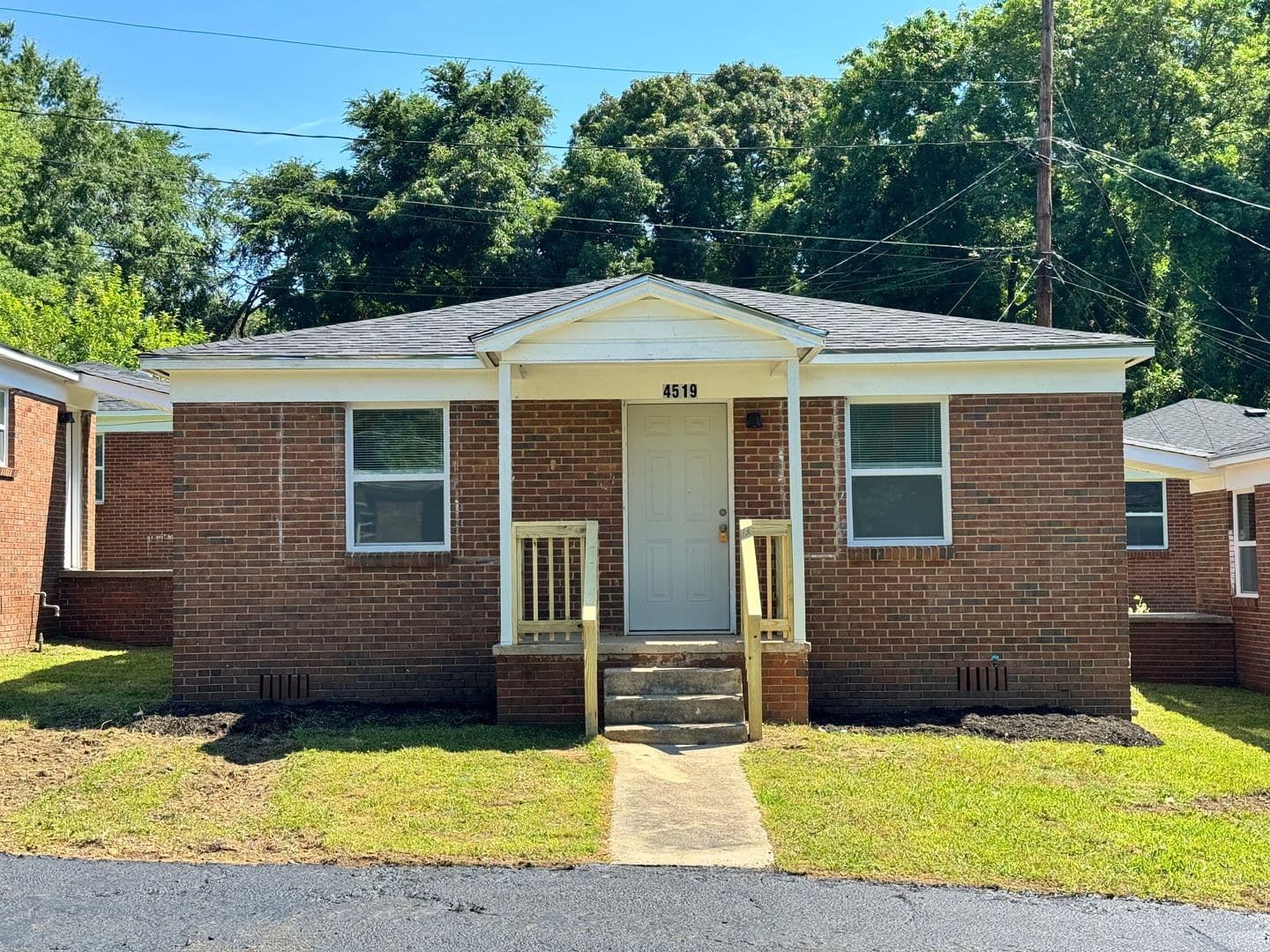 Charlotte Apartment: 4542 Helena Street