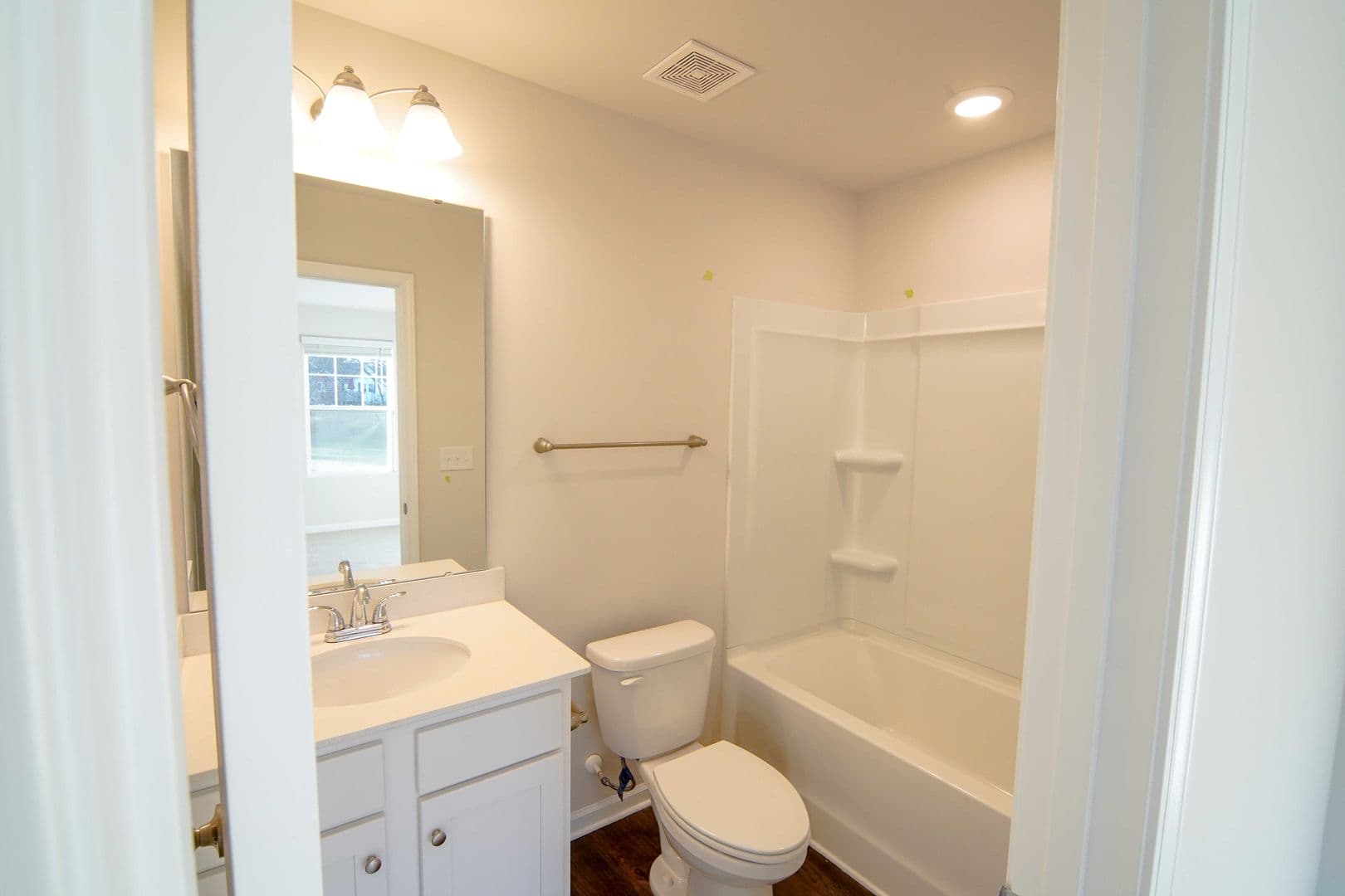 Cherryville House: 309 E Sixth Street Unit B
