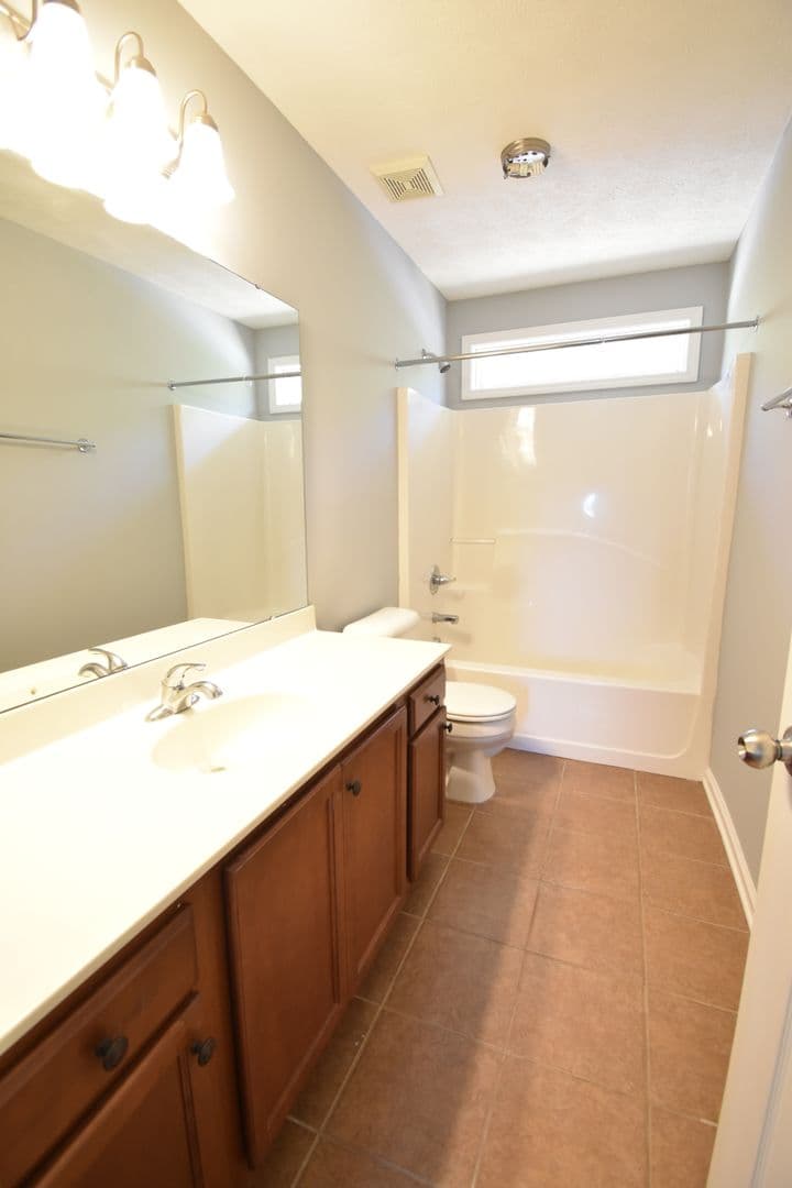 Fayetteville House: 4840 Headwind Drive