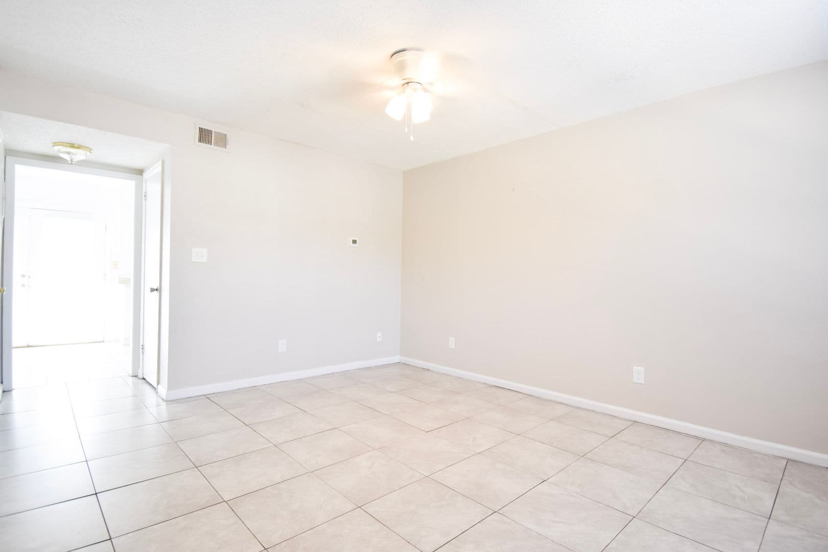 Fayetteville Apartment: Grand Prix Dr