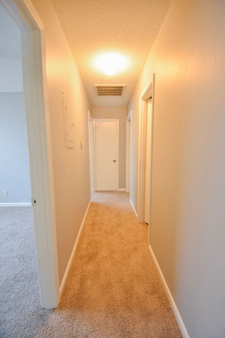 Fayetteville House: 817 Bronco Lane