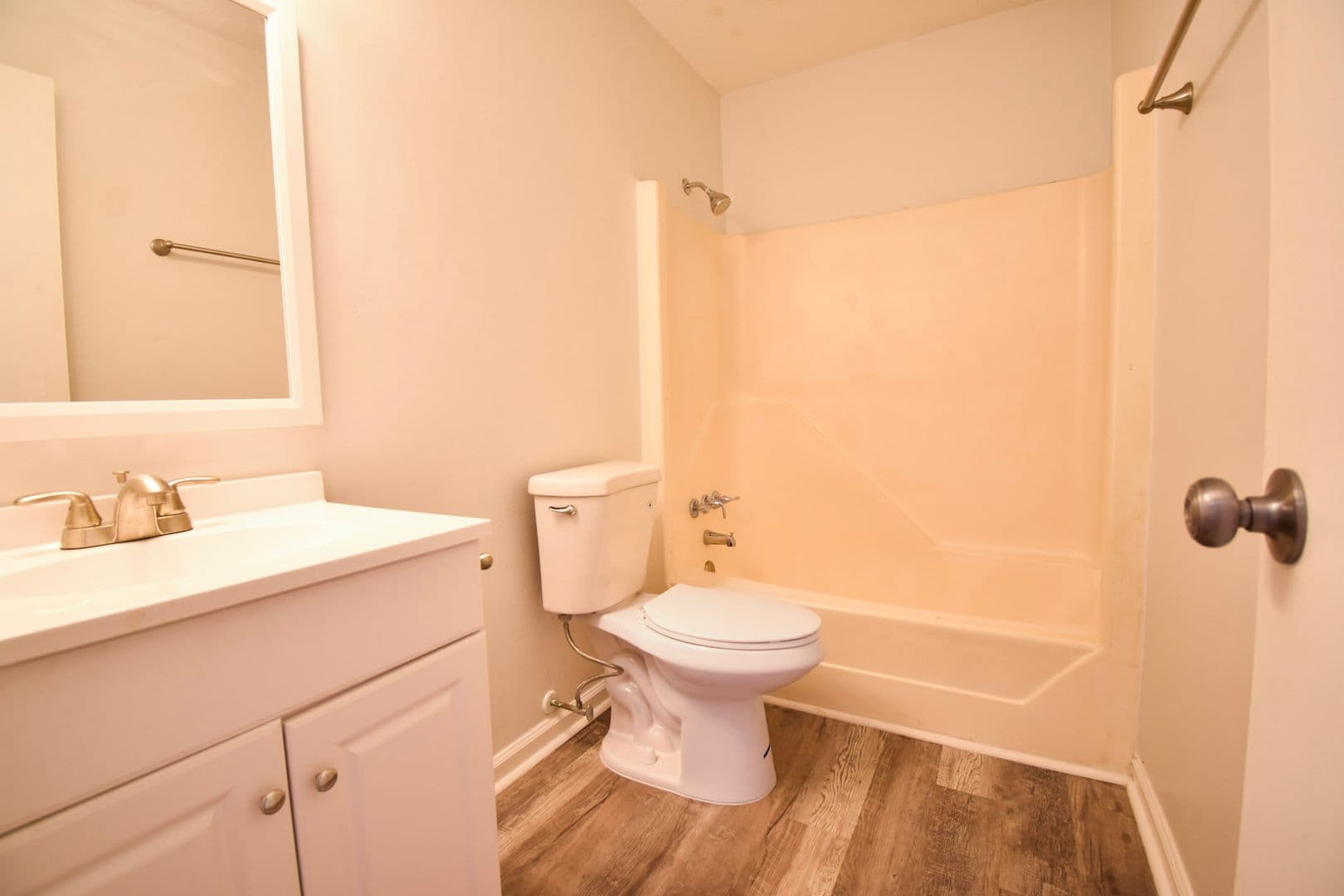 Fayetteville Apartment: Grand Prix Dr