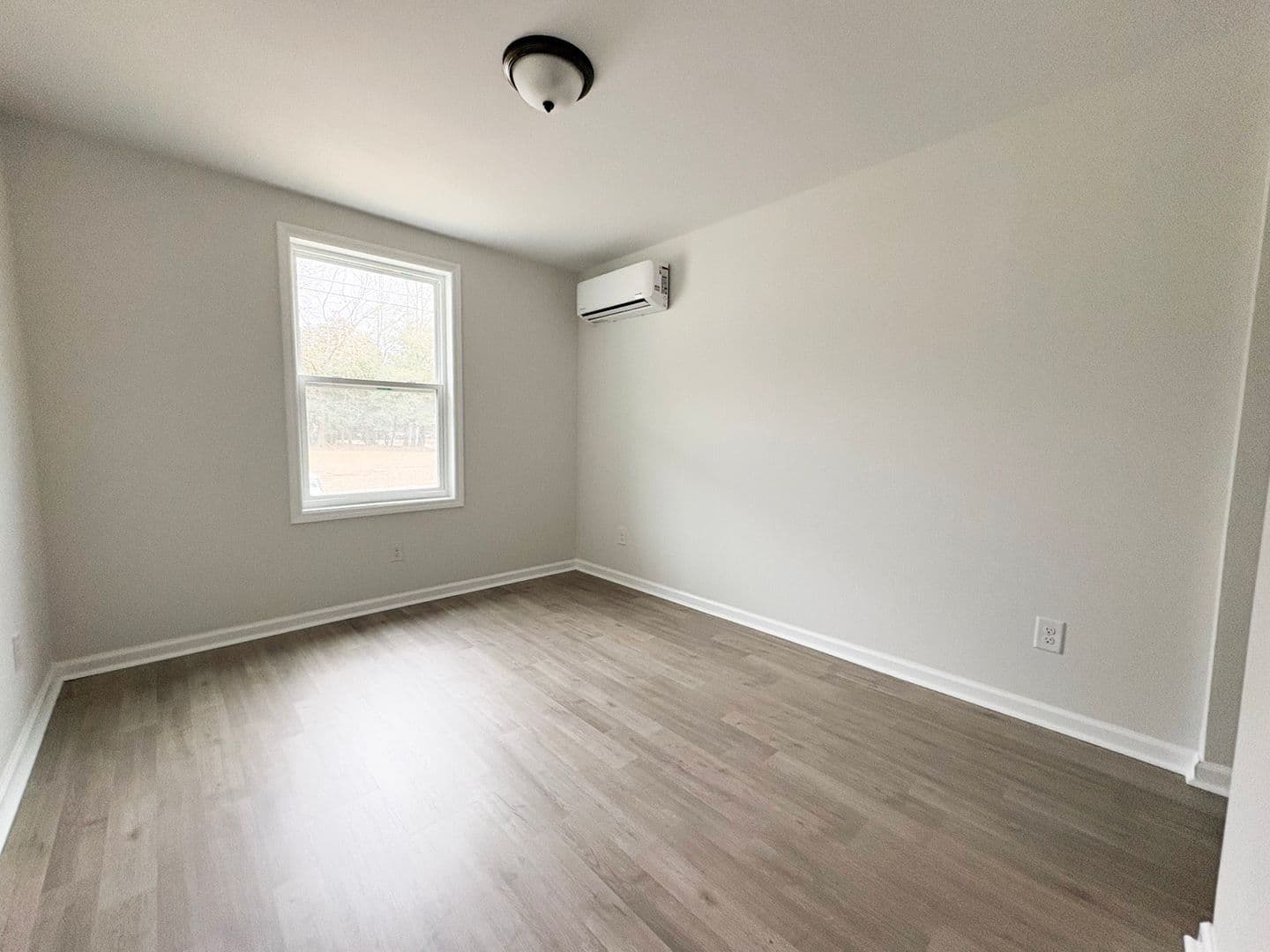 Fayetteville House: 213 Andy St
