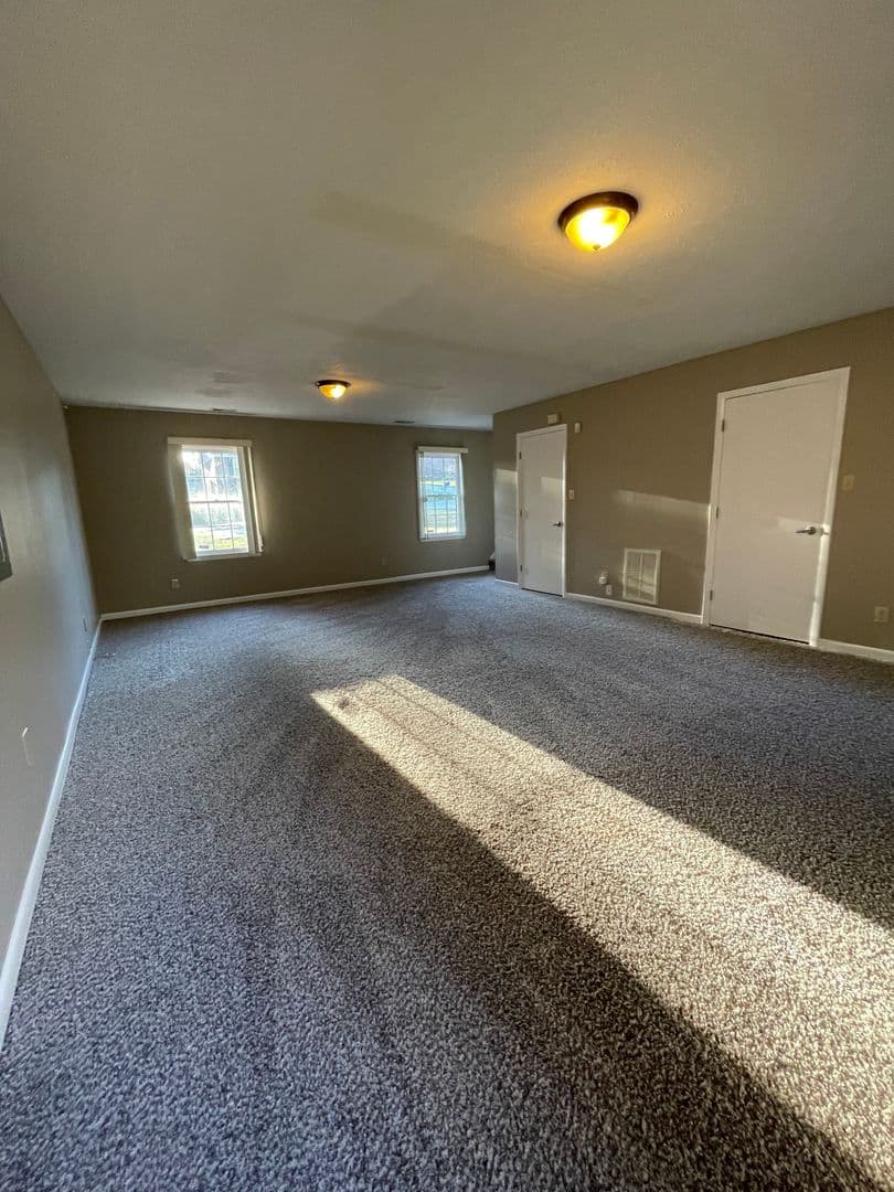 Fayetteville House: 1536 Rossmore Dr