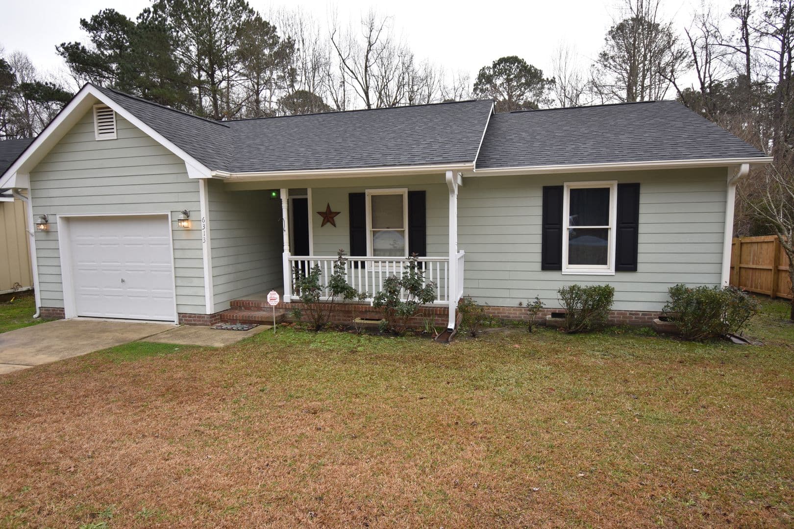 Fayetteville House: 6313 Applewhite Rd