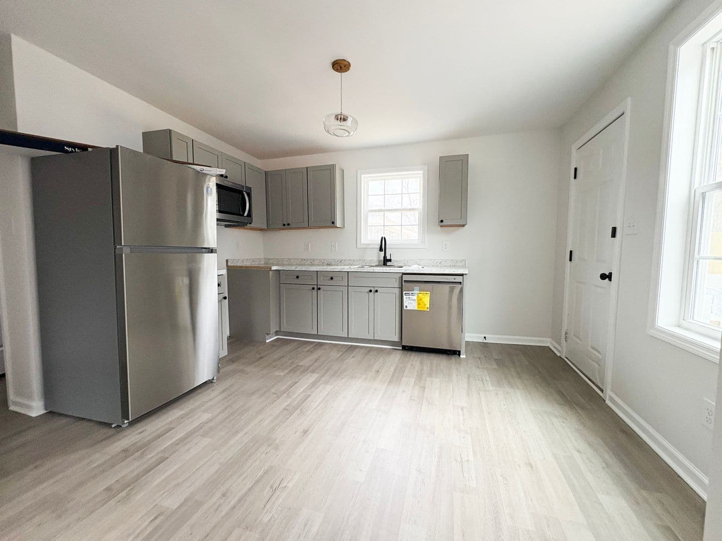 Fayetteville House: 213 Andy St