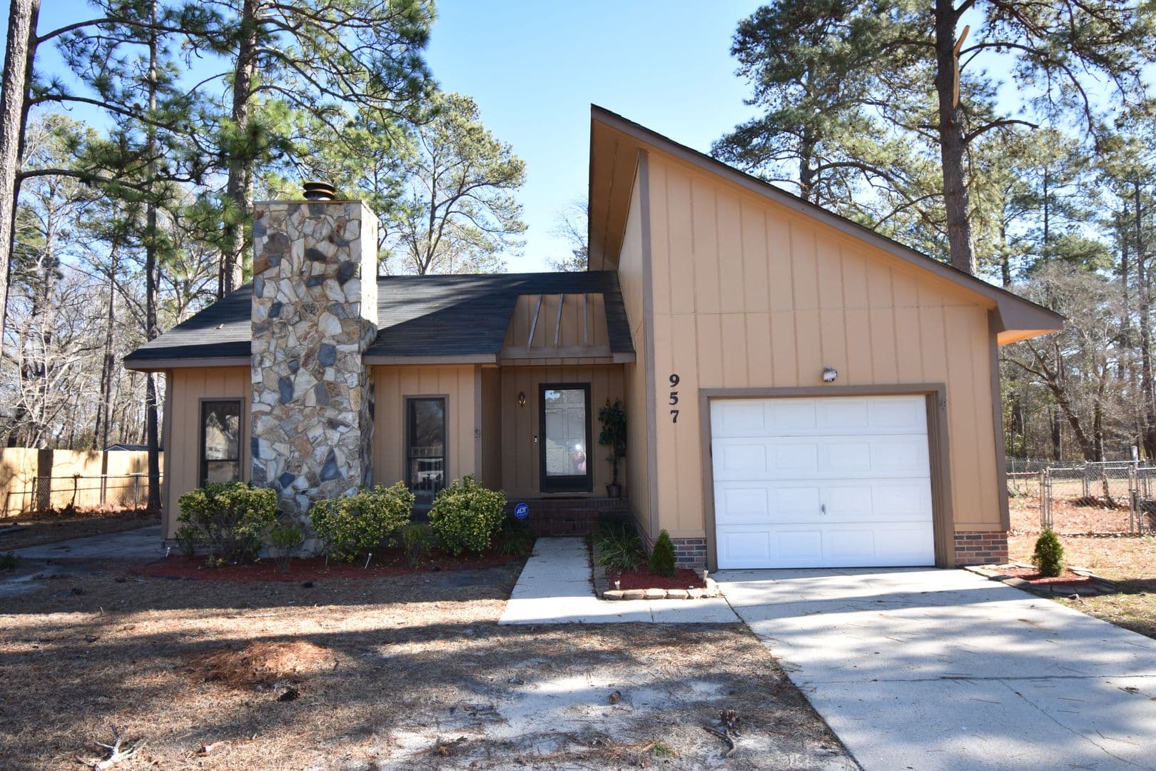 Fayetteville House: 957 Kennesaw Dr