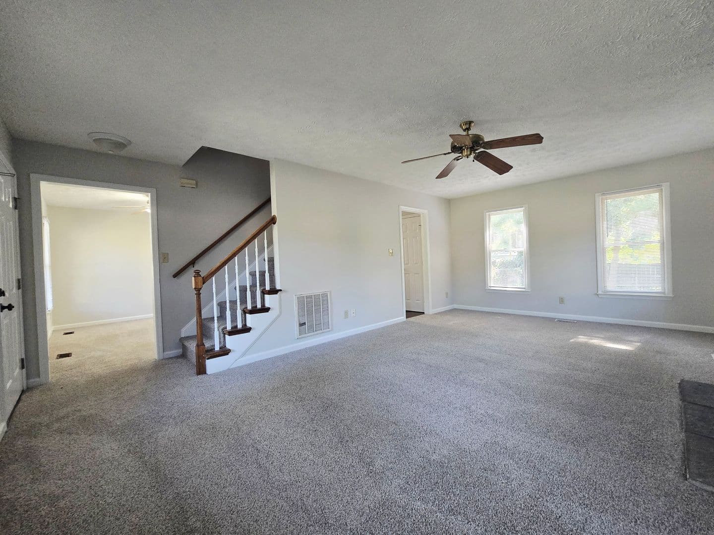 Raeford House: 202 Cobblestone Ct