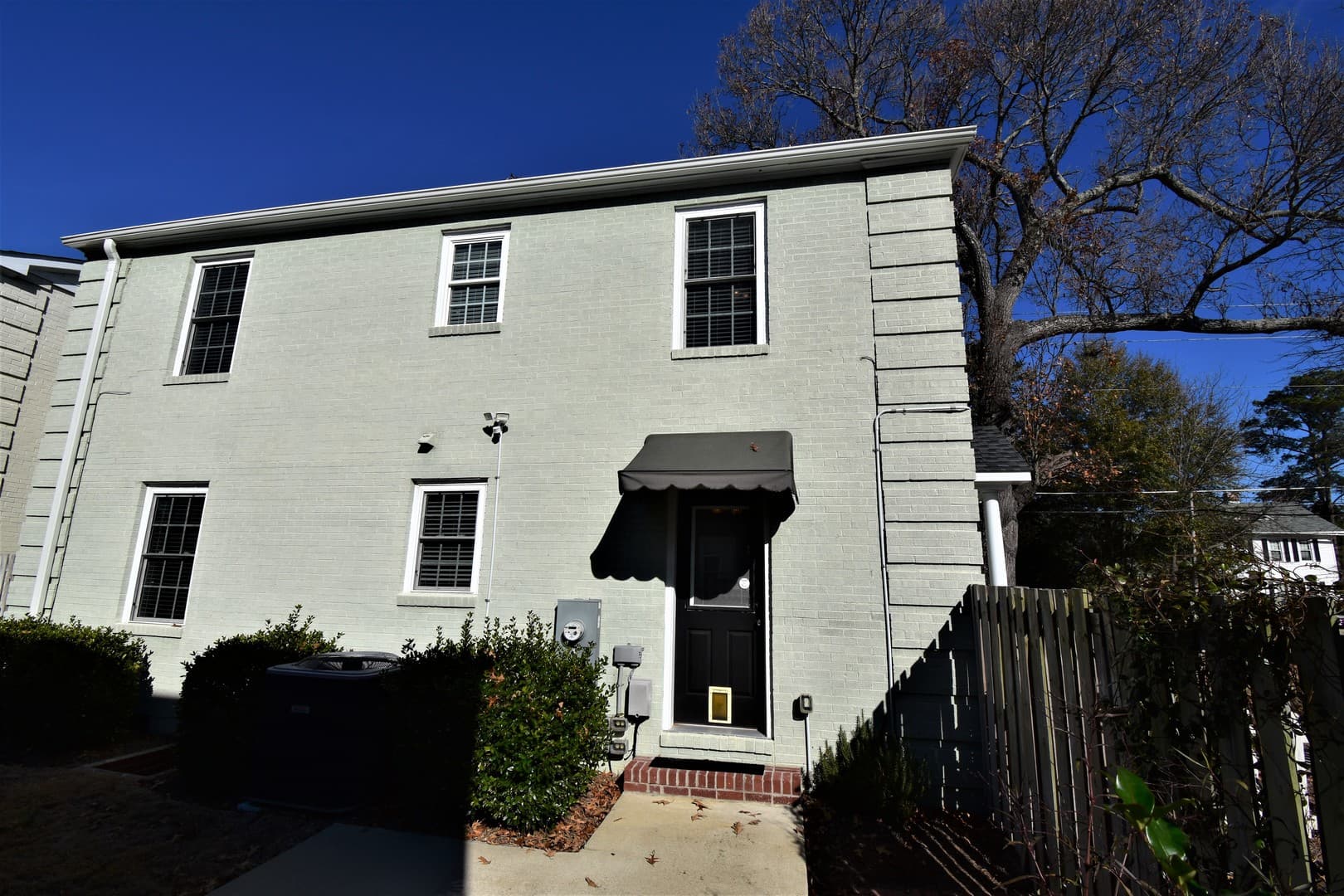 Fayetteville House: 1601 Ft. Bragg Rd