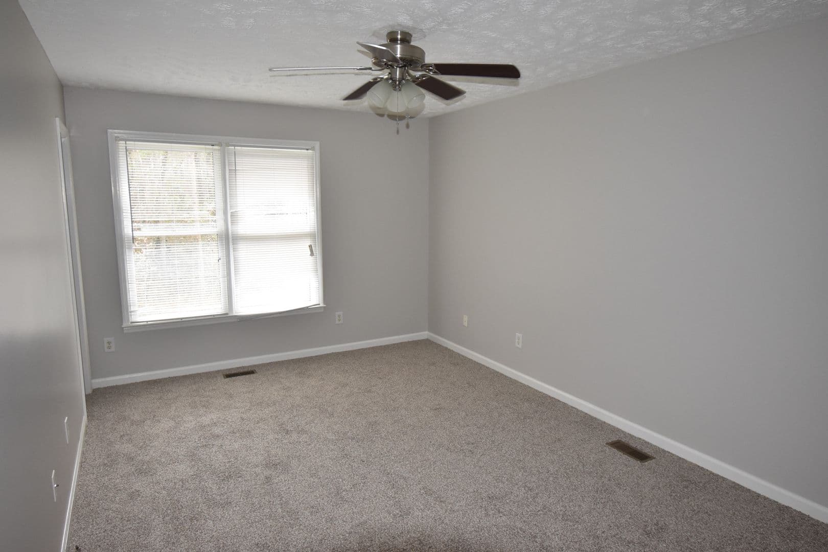Fayetteville House: 6313 Applewhite Rd