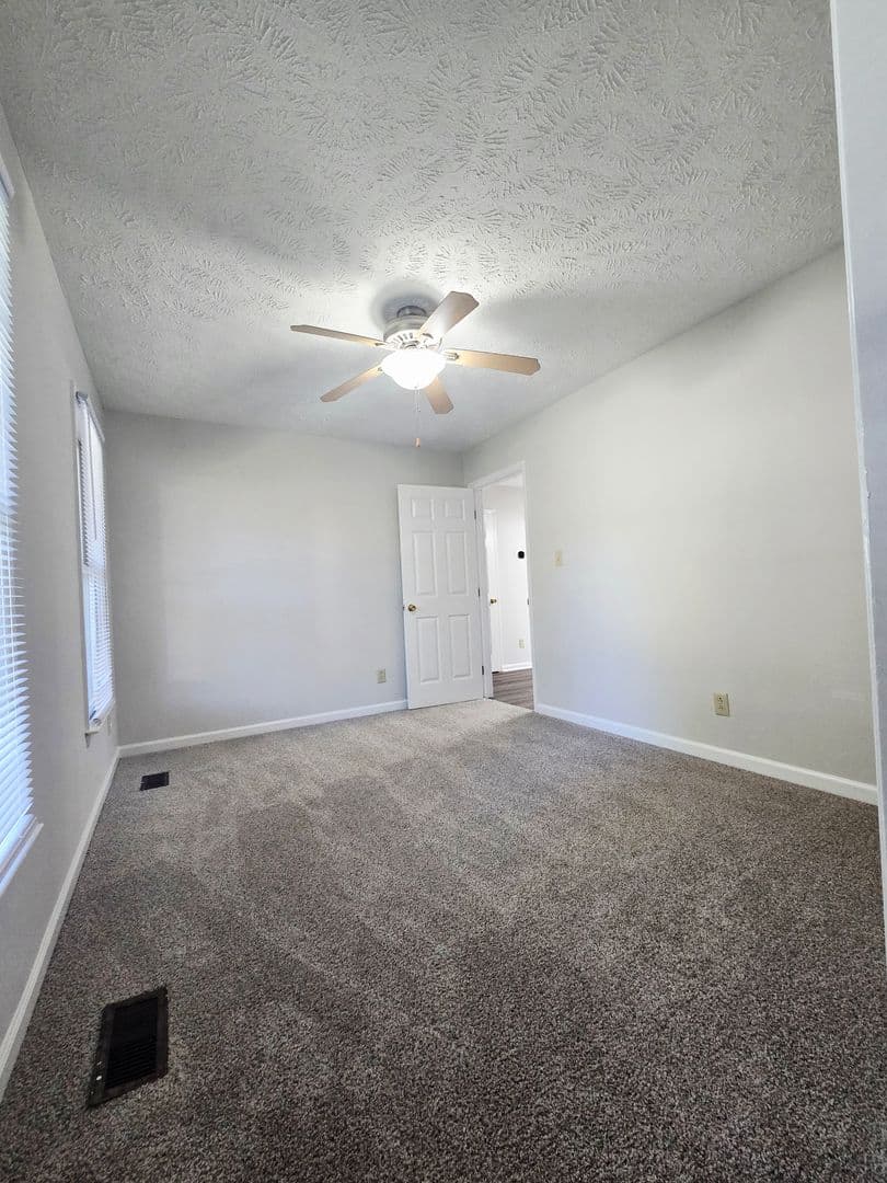 Raeford House: 202 Cobblestone Ct