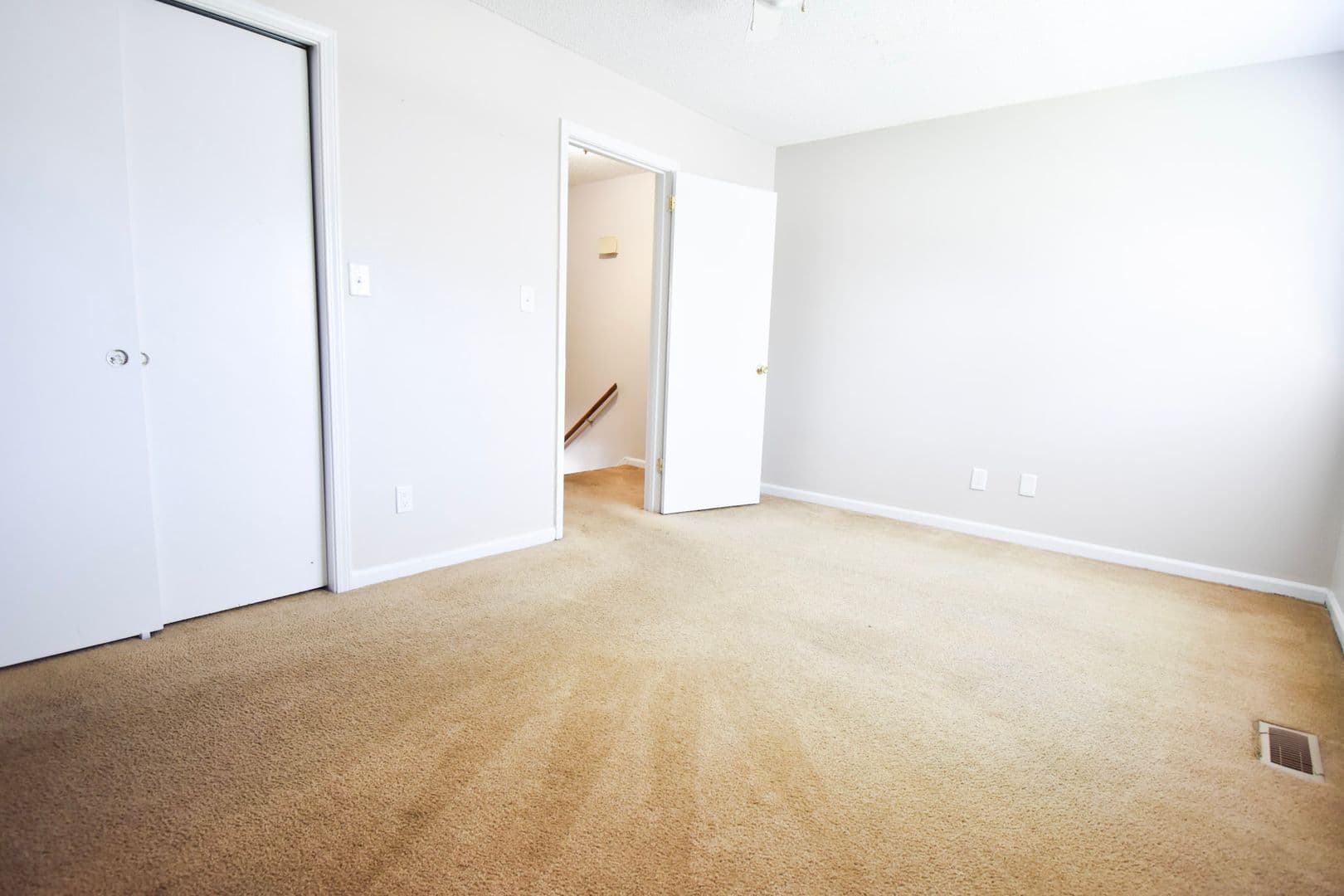 Fayetteville Apartment: Grand Prix Dr