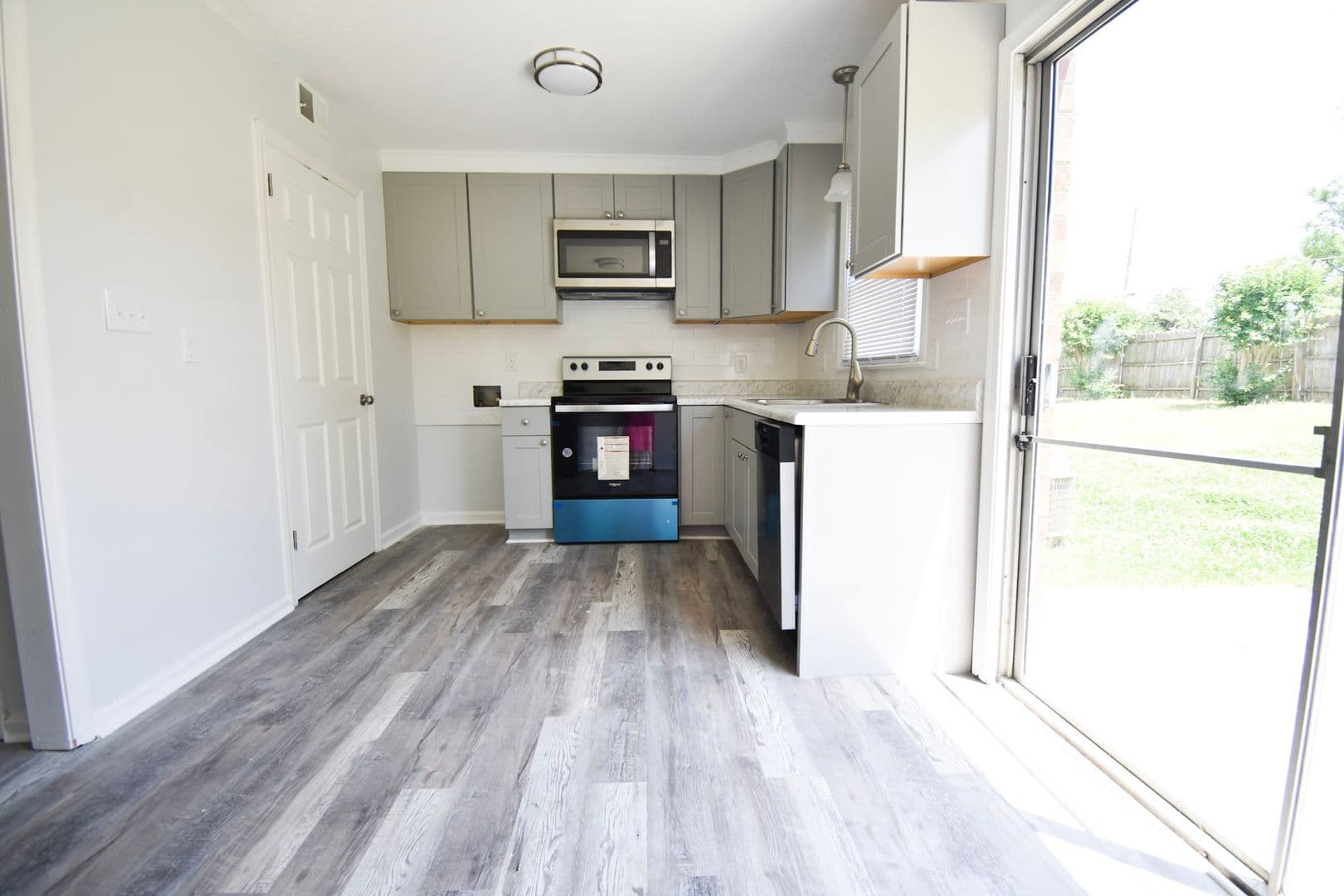 Fayetteville Apartment: Grand Prix Dr