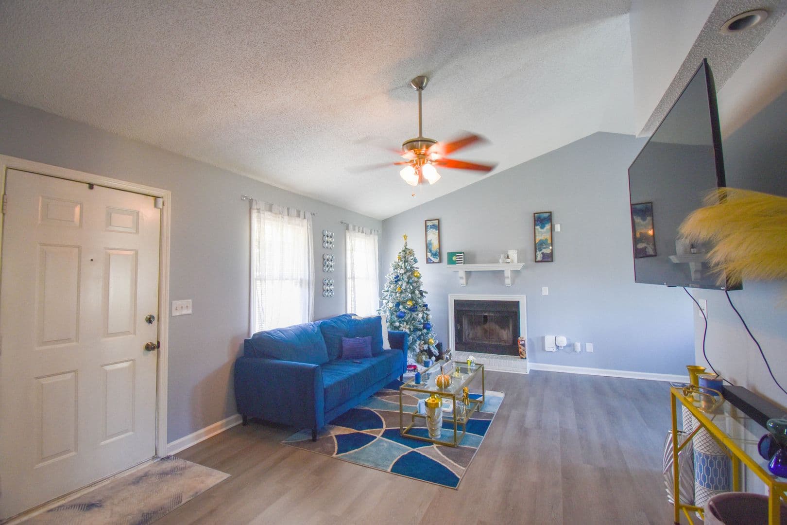 Fayetteville House: 5598 Windy Knoll Pl