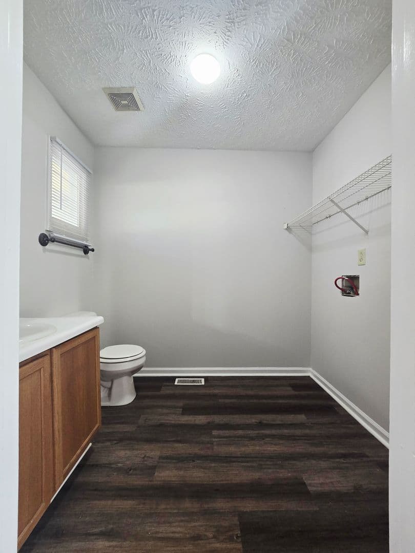 Raeford House: 202 Cobblestone Ct