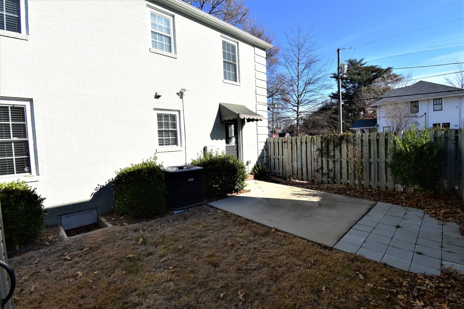 Fayetteville House: 1601 Ft. Bragg Rd