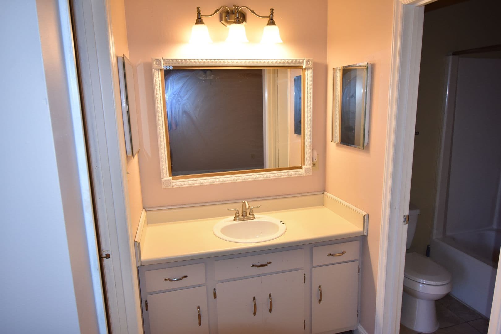 Fayetteville House: 957 Kennesaw Dr