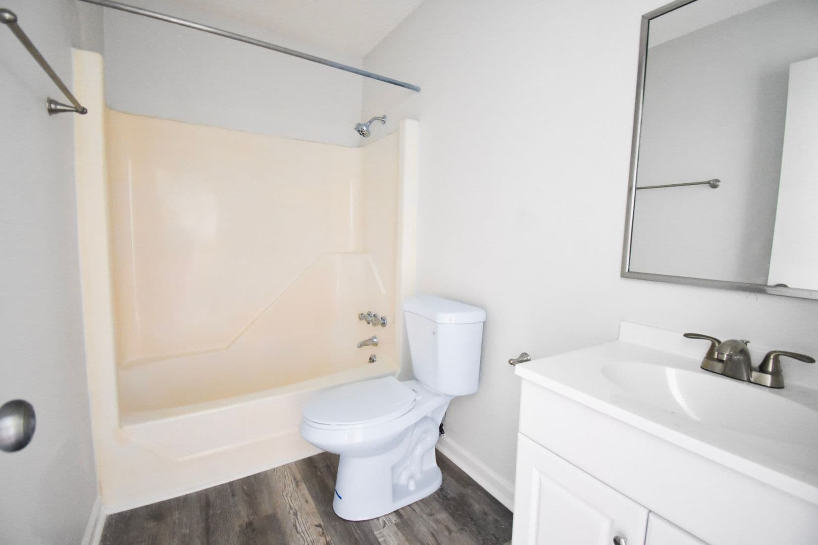 Fayetteville Apartment: Grand Prix Dr