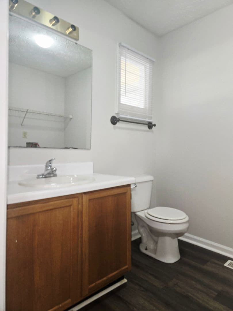 Raeford House: 202 Cobblestone Ct