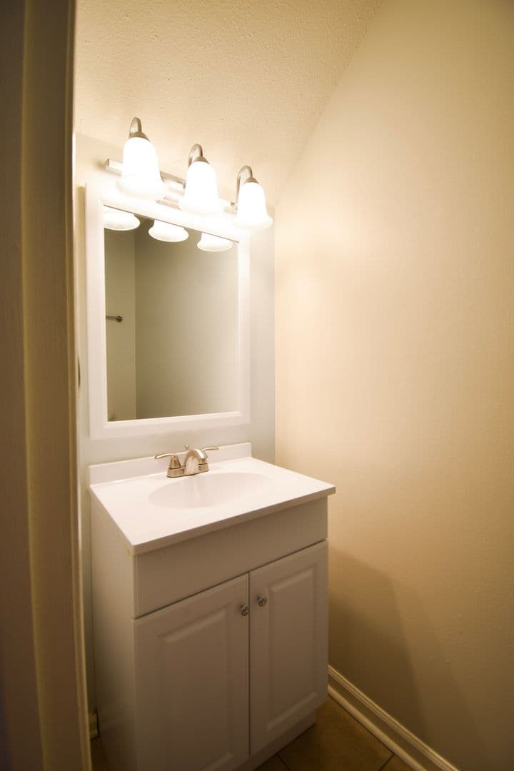Fayetteville Apartment: Grand Prix Dr