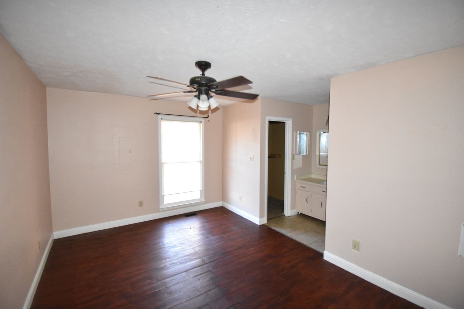 Fayetteville House: 957 Kennesaw Dr