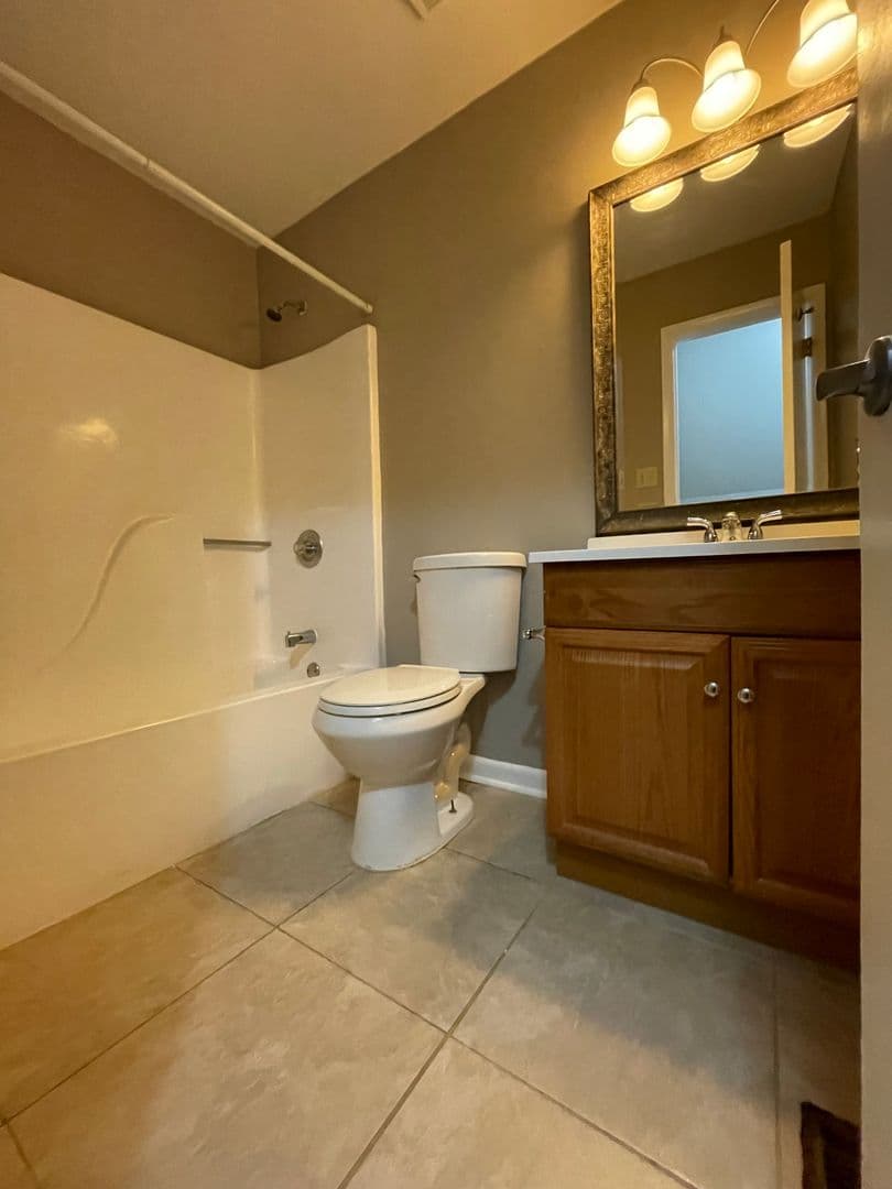 Fayetteville House: 1536 Rossmore Dr