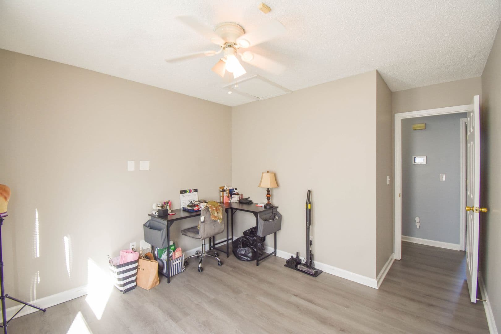 Fayetteville House: 5598 Windy Knoll Pl