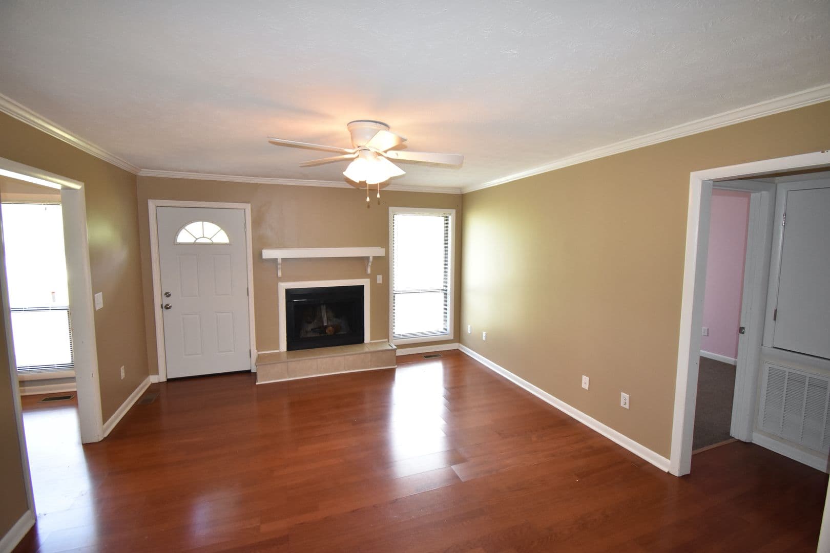 Fayetteville House: 6897 Kingsgate Dr