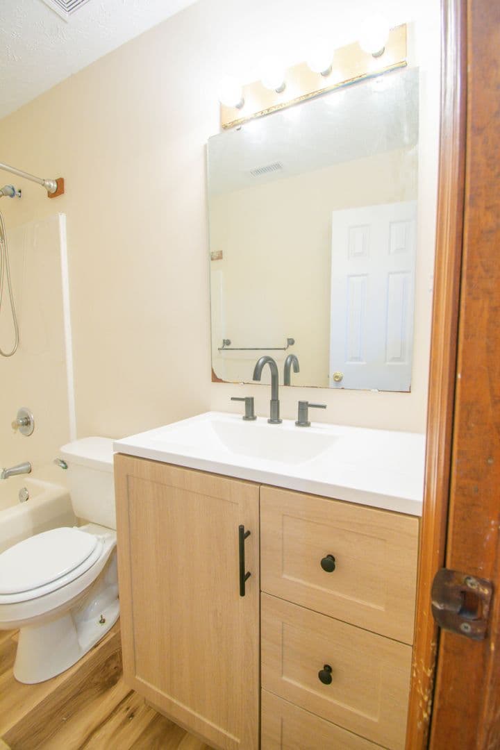 Raeford House: 118 Liberty Ct