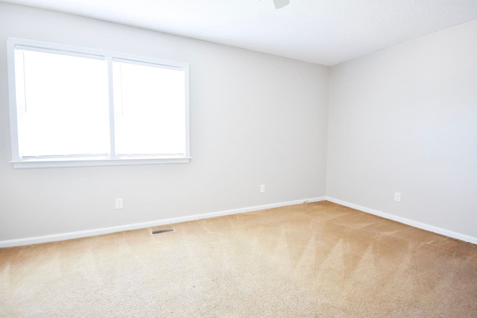 Fayetteville Apartment: Grand Prix Dr