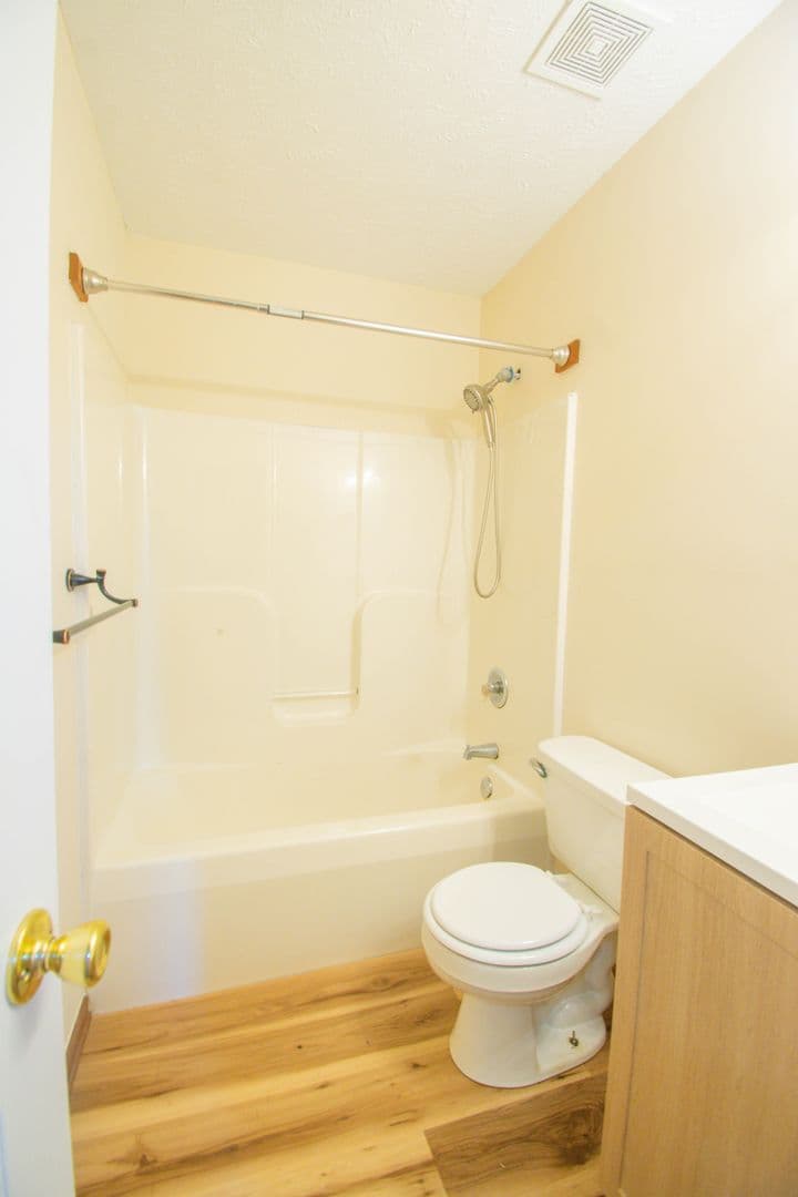 Raeford House: 118 Liberty Ct