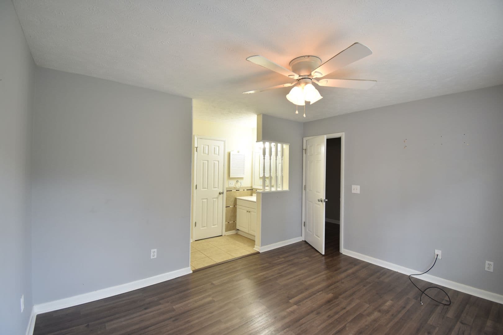 Fayetteville House: 6897 Kingsgate Dr