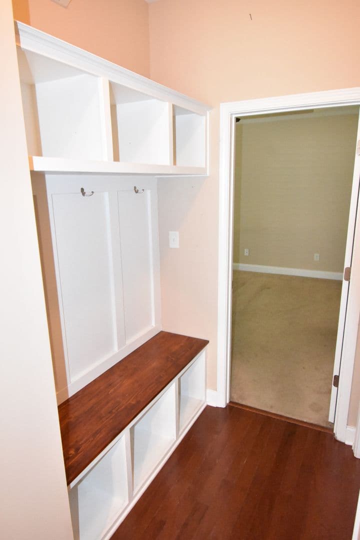 Fayetteville House: 4221 Raccoon Path