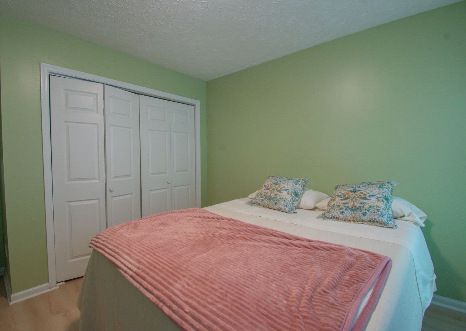 Spring Lake House: 111 Kristin Ave
