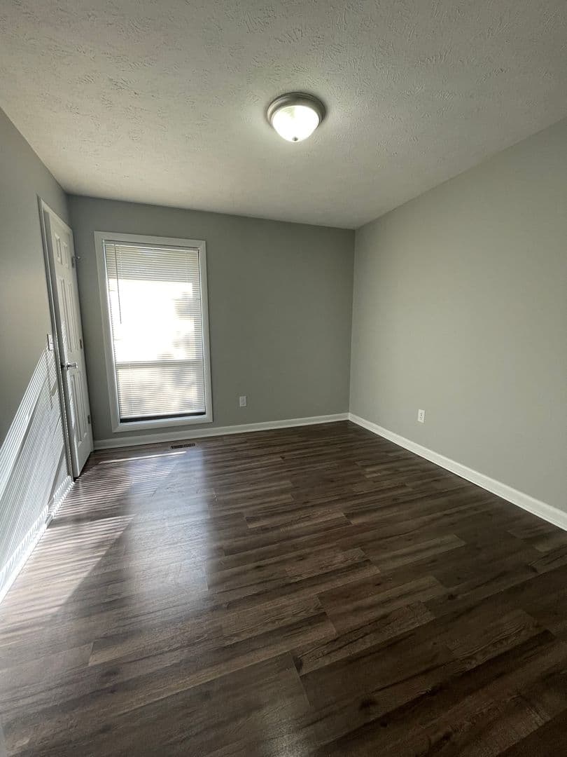 Fayetteville House: 6897 Kingsgate Dr